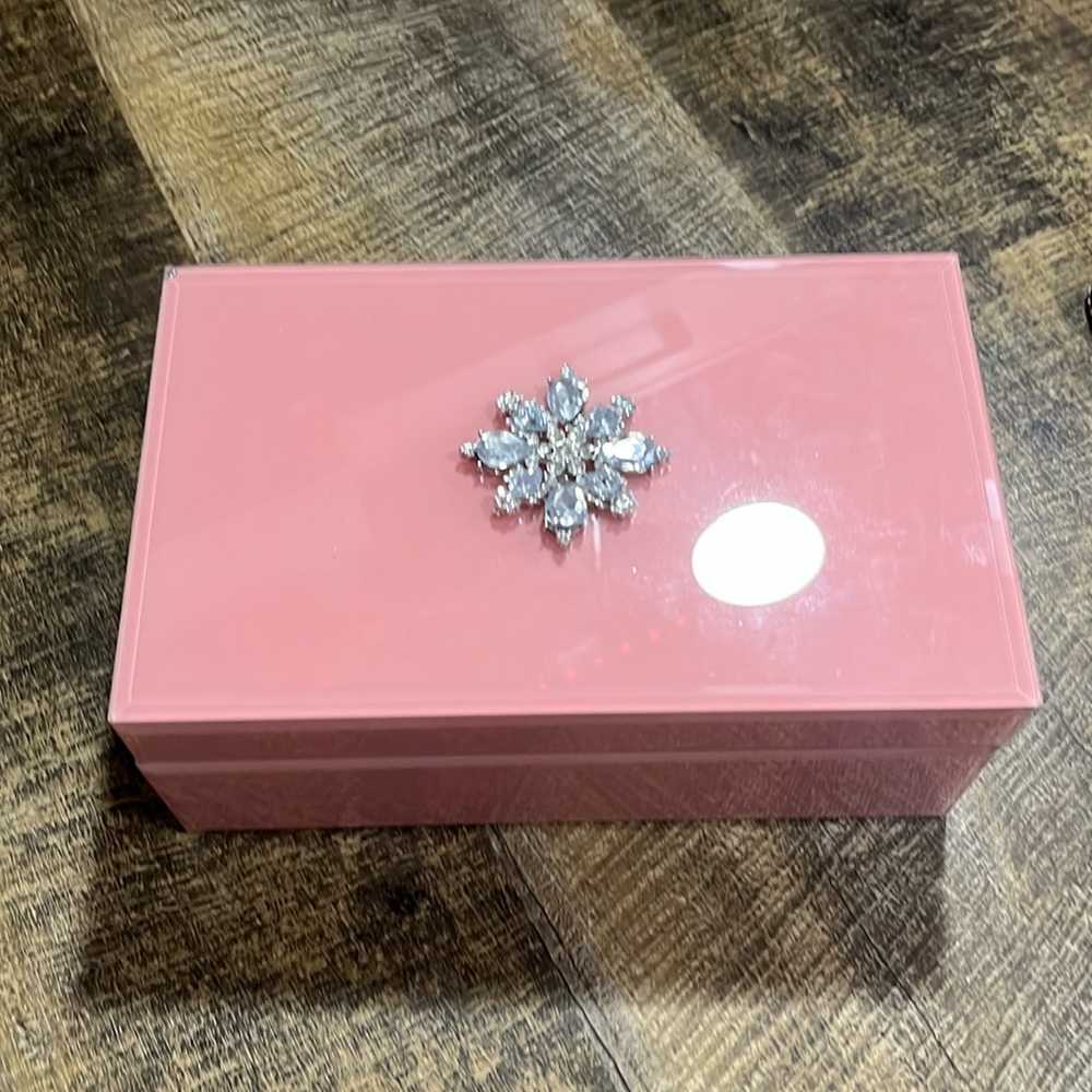 💞pink and diamond jewlery box💞